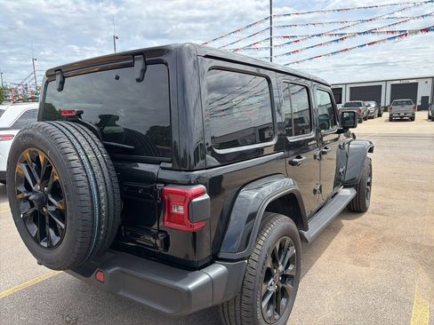 Used 2025 Jeep Wrangler Unlimited Sahara AWD/4WD image 6