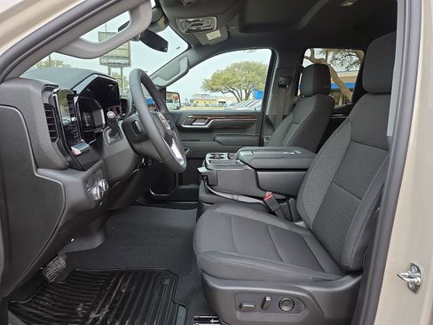 New 2026 GMC Sierra 1500 SLE w/ Preferred Package RWD image 11