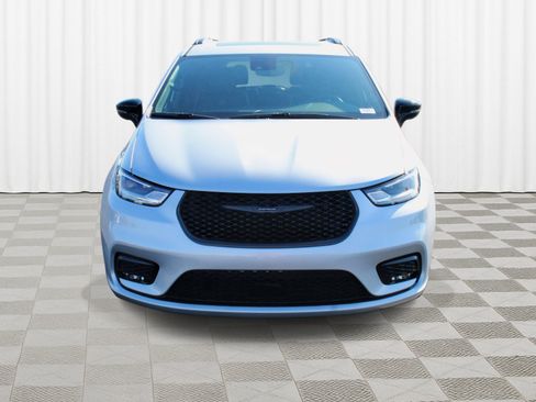 New 2026 Chrysler Pacifica Limited w/ S Appearance Package image 40