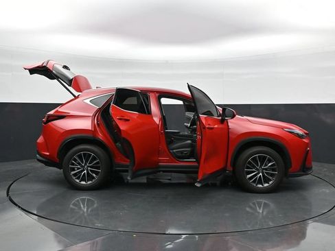 Used 2025 Lexus NX 250 FWD w/ Towing Package (2000 Lbs) image 47