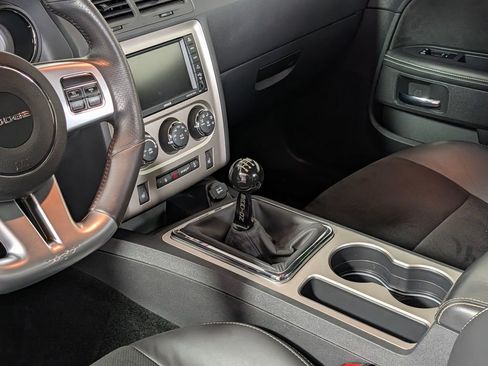 Used 2014 Dodge Challenger SRT8 w/ Harman/Kardon Audio Group RWD image 22