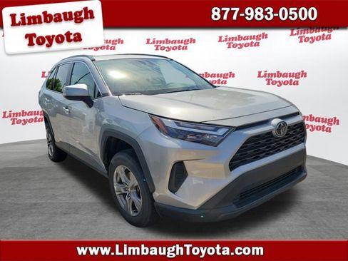 Used 2024 Toyota RAV4 XLE AWD/4WD image 1