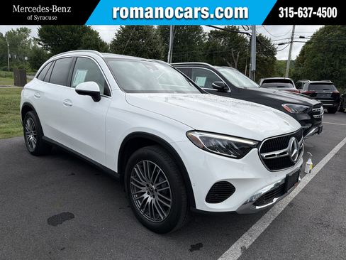 Used 2024 Mercedes-Benz GLC 300 4MATIC image 1