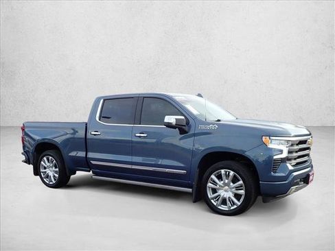 Used 2024 Chevrolet Silverado 1500 High Country w/ High Country Premium Package AWD/4WD image 6