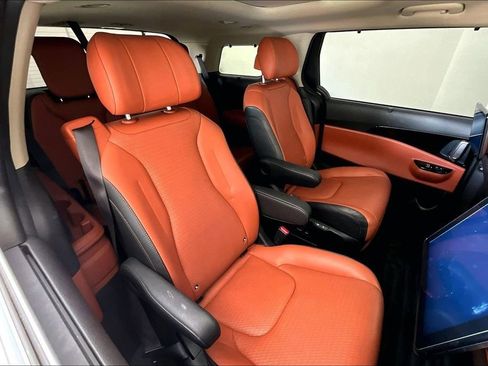 Used 2022 Kia Carnival SX Prestige image 35