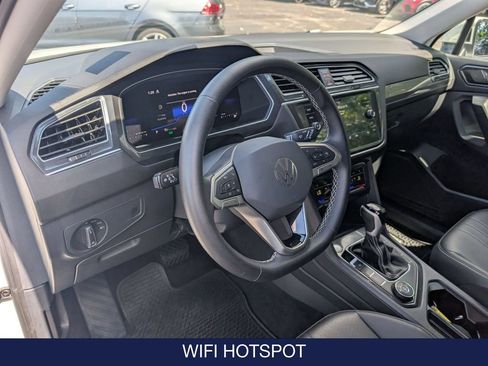 Used 2024 Volkswagen Tiguan SE AWD/4WD image 13