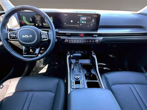 Used 2025 Kia Sorento S image 7