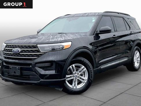 Used 2022 Ford Explorer XLT image 1