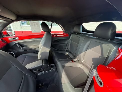 Used 2014 Volkswagen Beetle 2.5 FWD image 11