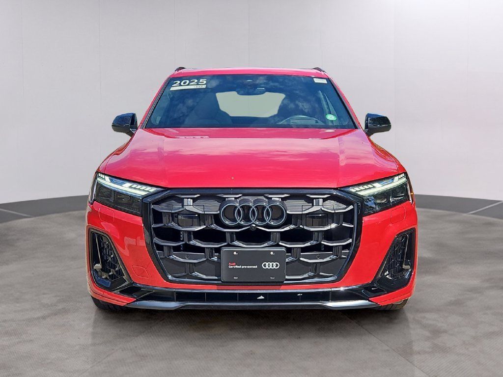 Certified 2025 Audi SQ7 Prestige w/ Prestige Package AWD/4WD image 2