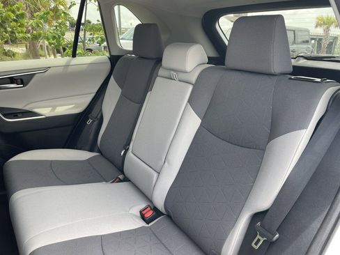 Used 2020 Toyota RAV4 XLE w/ Convenience Package FWD image 11