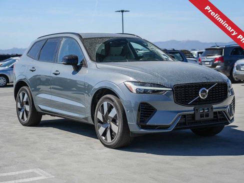 Used 2023 Volvo XC60 T8 Plus w/ Climate Package AWD/4WD image 3