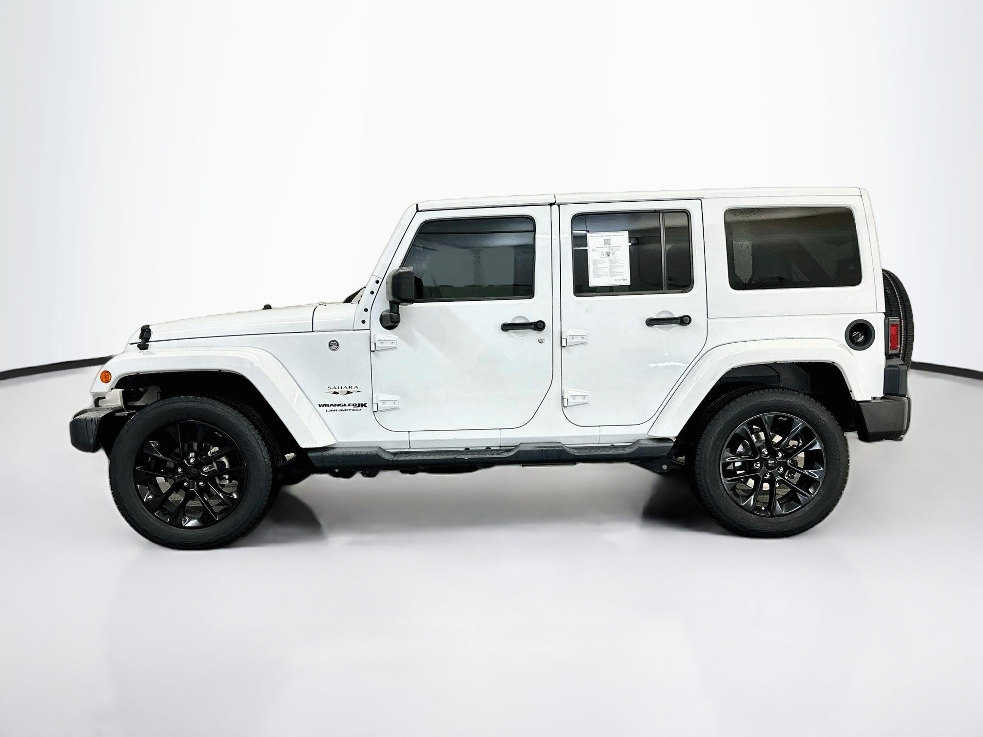 Used 2018 Jeep Wrangler Unlimited Sahara w/ Connectivity Group AWD/4WD image 4