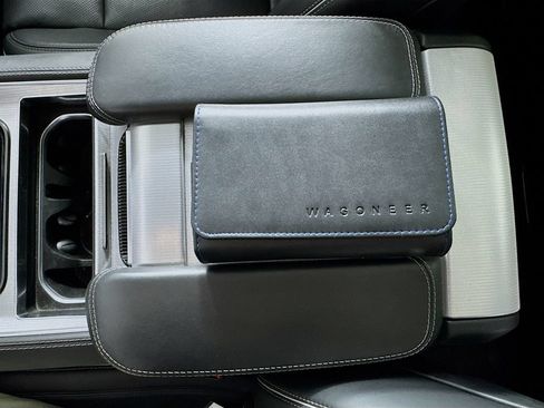 Used 2023 Jeep Grand Wagoneer Series II w/ Flexible Seating Group AWD/4WD image 37
