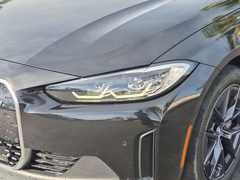 Used 2023 BMW i4 eDrive40 RWD image 6