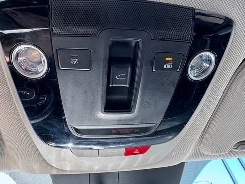 Used 2023 Kia Sorento S w/ Panoramic Sunroof Package image 20