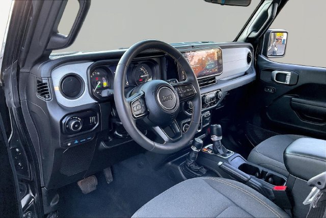 Used 2024 Jeep Wrangler Unlimited w/ Convenience Group AWD/4WD image 12
