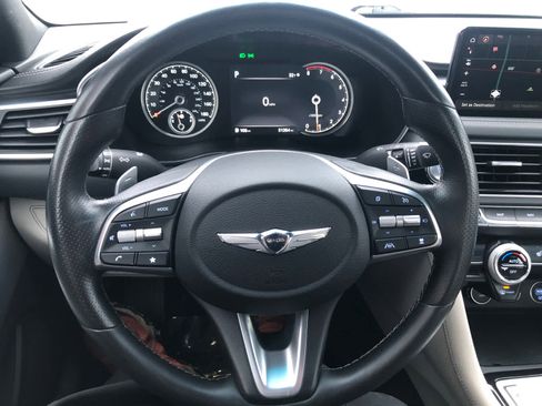 Used 2023 Genesis G70 2.0T image 9