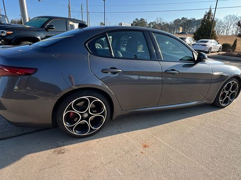 Used 2022 Alfa Romeo Giulia Veloce image 8