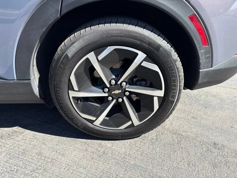 Used 2025 Chevrolet Equinox EV LT FWD image 11