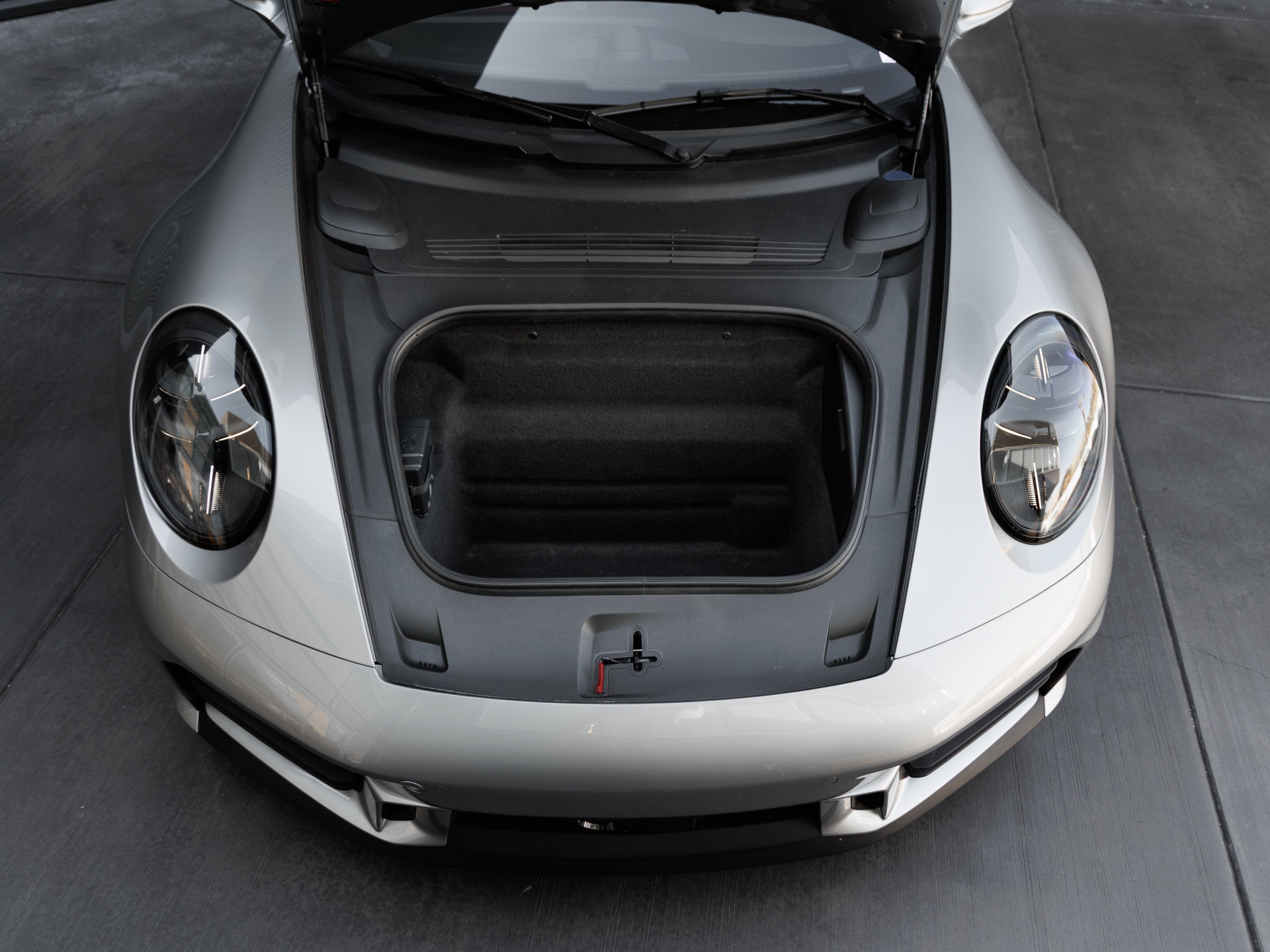Certified 2025 Porsche 911 Carrera RWD image 43