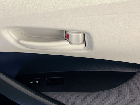 Used 2023 Toyota Corolla LE image 31