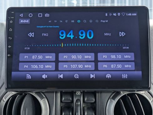 Used 2017 Jeep Wrangler Unlimited Sport w/ Connectivity Group AWD/4WD image 18