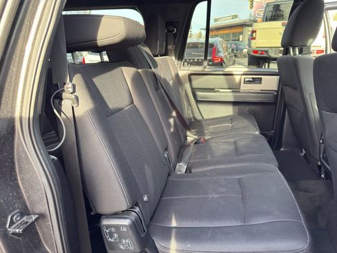 Used 2017 Ford Expedition EL XLT image 16