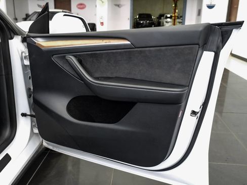 Used 2023 Tesla Model Y Long Range AWD/4WD image 39