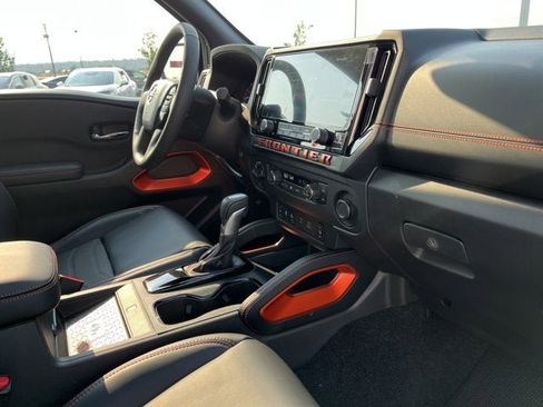 Used 2025 Nissan Frontier PRO-4X w/ Pro Premium Package image 19