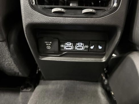 Used 2023 Jeep Grand Cherokee Limited w/ Luxury Tech Group II image 33