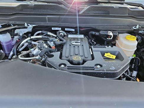 New 2025 RAM 2500 Tradesman AWD/4WD image 31