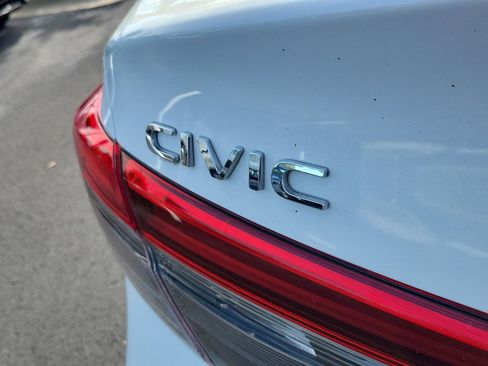 Used 2023 Honda Civic Touring image 10