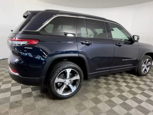 Used 2024 Jeep Grand Cherokee Limited 4xe w/ Luxury Tech Group II AWD/4WD image 4