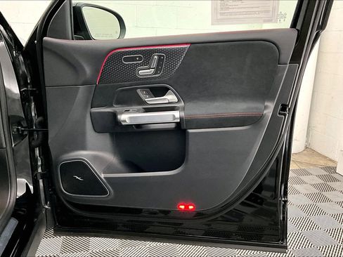 Used 2026 Mercedes-Benz GLB 35 AMG 4MATIC image 24