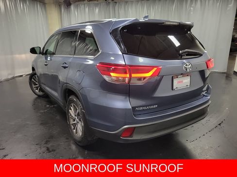 Used 2019 Toyota Highlander XLE AWD/4WD image 6