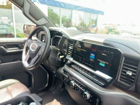 Used 2026 GMC Sierra 1500 SLT AWD/4WD image 11