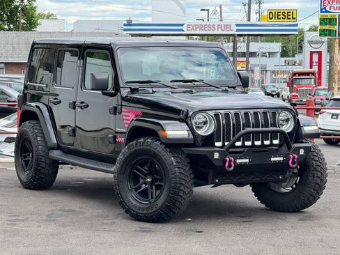 Used 2018 Jeep Wrangler Unlimited Sahara AWD/4WD image 11