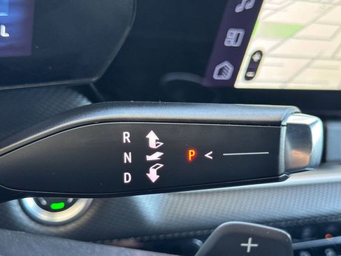 Used 2025 Chevrolet Equinox LT AWD/4WD image 24