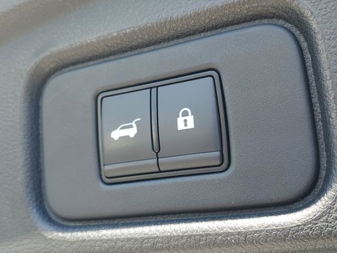Certified 2024 Nissan Pathfinder SL w/ SL Premium Package FWD image 8