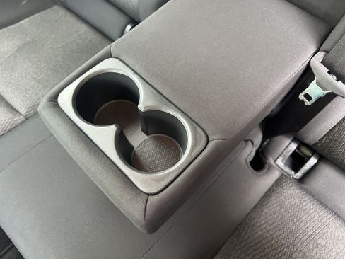 Used 2025 Nissan Rogue SV AWD/4WD image 19