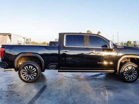 Used 2025 GMC Sierra 2500 Denali Ultimate AWD/4WD image 13