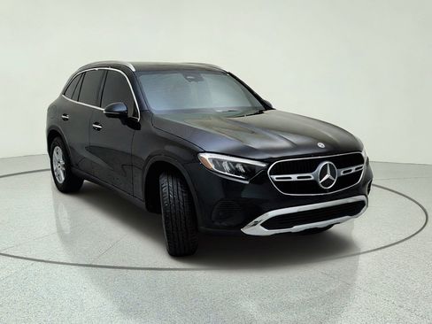 Used 2023 Mercedes-Benz GLC 300 4MATIC image 4