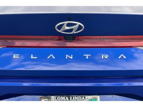 Used 2022 Hyundai Elantra SEL w/ Cargo Package FWD image 17