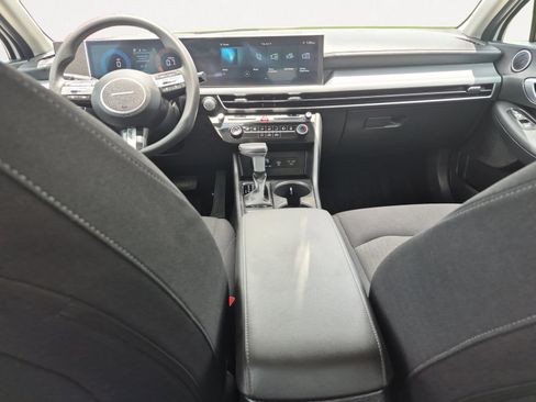Used 2025 Hyundai Sonata SE FWD image 3