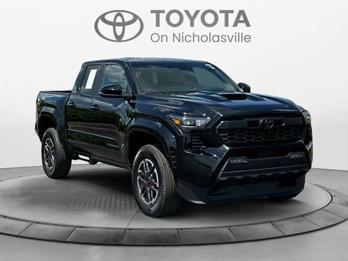 Used 2024 Toyota Tacoma TRD Sport w/ TRD Sport Upgrade Package AWD/4WD image 8