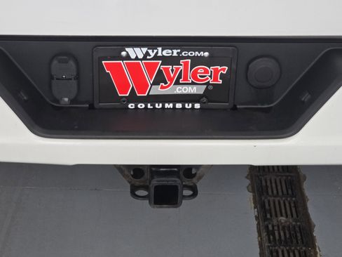 Used 2020 Chevrolet Silverado 1500 Custom w/ Custom Value Package image 32