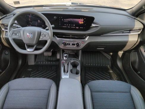 Used 2025 Buick Envista Preferred w/ Convenience II Package FWD image 14