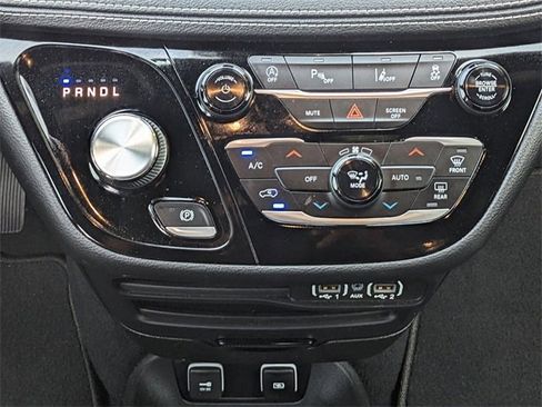 Certified 2021 Chrysler Pacifica Touring-L w/ S Appearance Package image 14