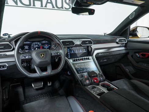 Used 2023 Lamborghini Urus Performante image 20